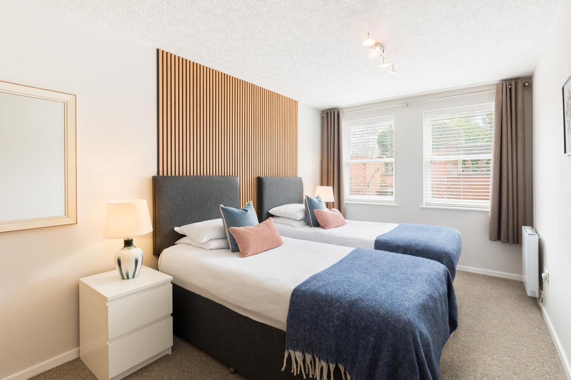 Modern 2-Bedroom Apartments With Free Parking In Leamington Spa Eksteriør billede