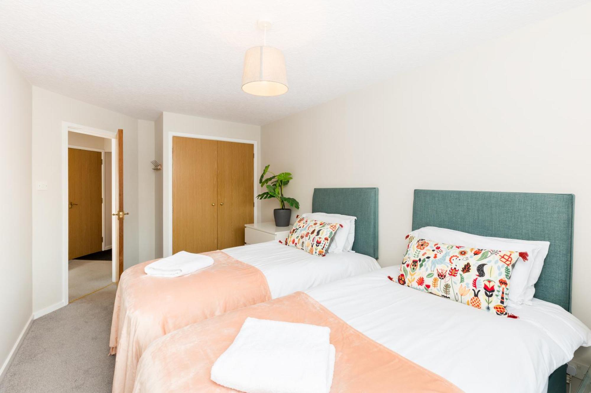 Modern 2-Bedroom Apartments With Free Parking In Leamington Spa Eksteriør billede