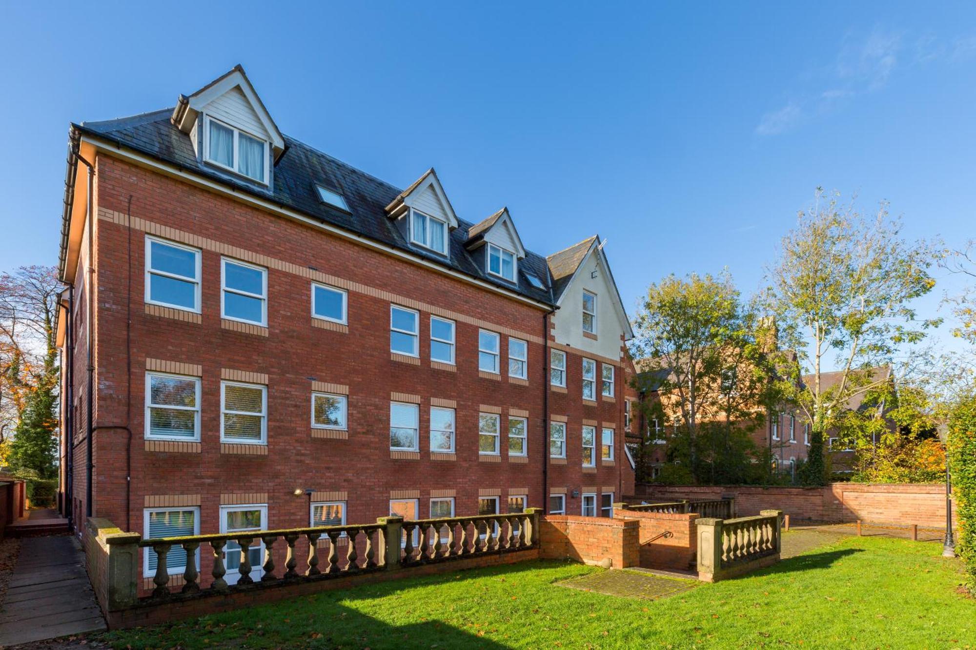 Modern 2-Bedroom Apartments With Free Parking In Leamington Spa Eksteriør billede