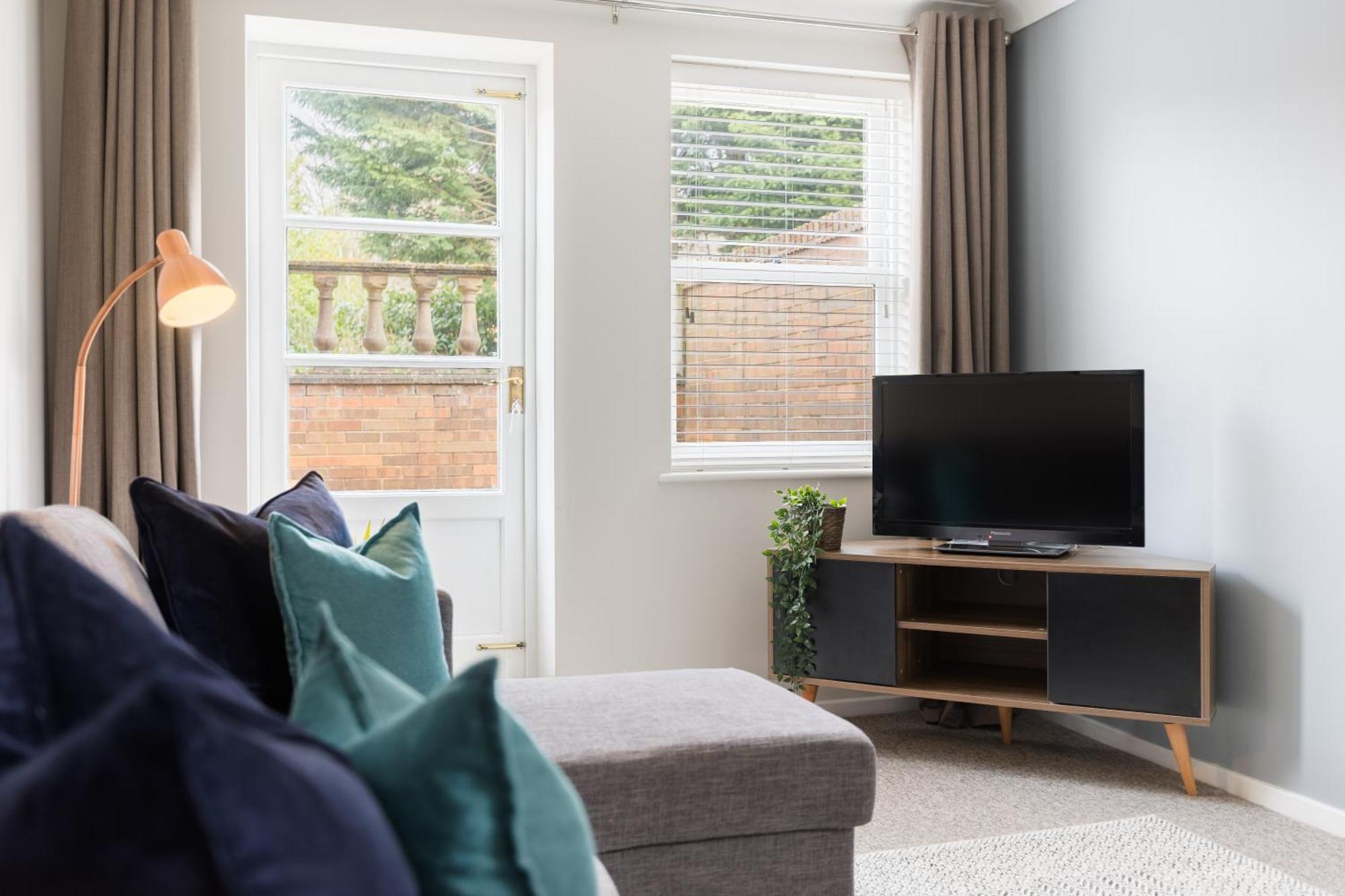 Modern 2-Bedroom Apartments With Free Parking In Leamington Spa Eksteriør billede
