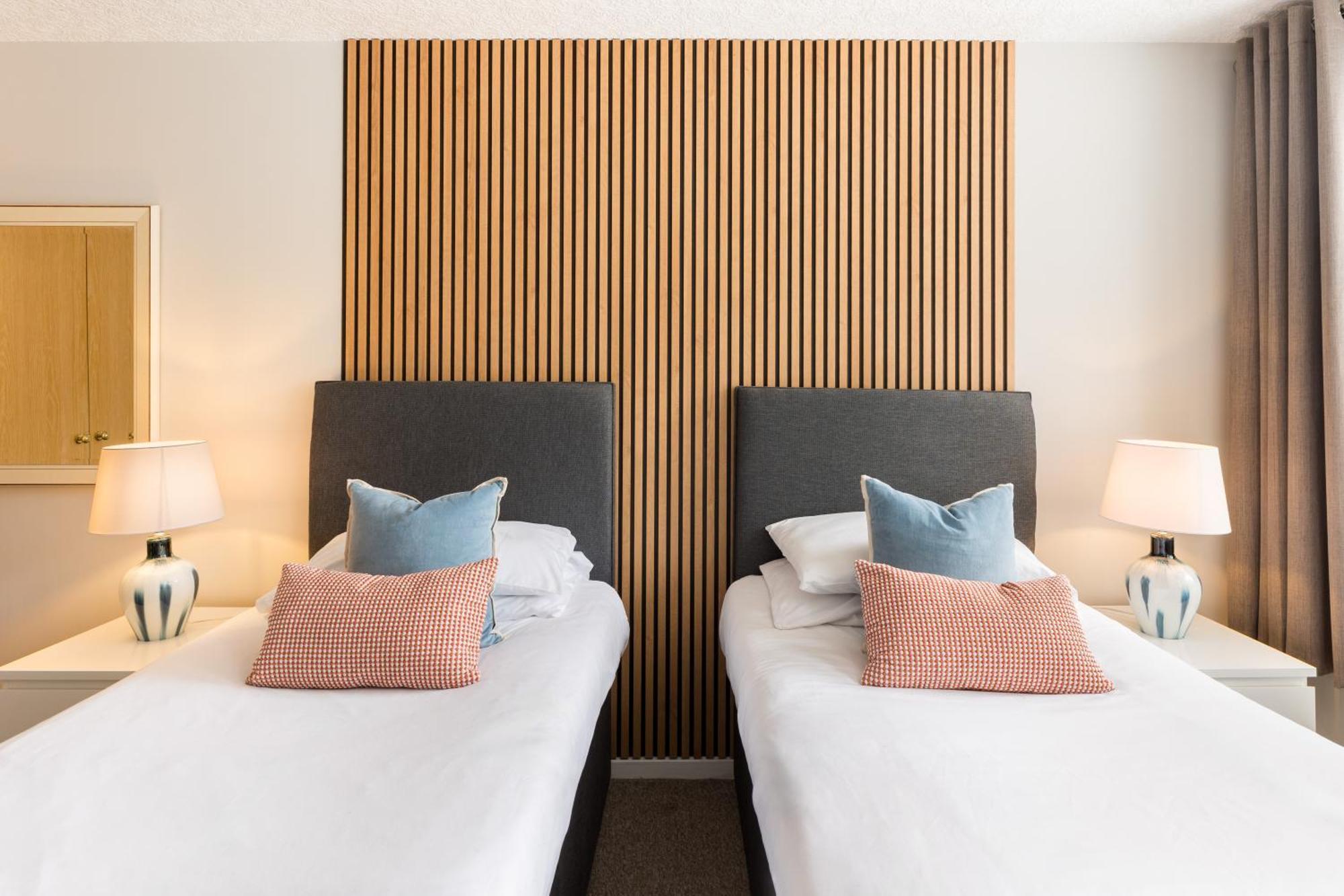 Modern 2-Bedroom Apartments With Free Parking In Leamington Spa Eksteriør billede