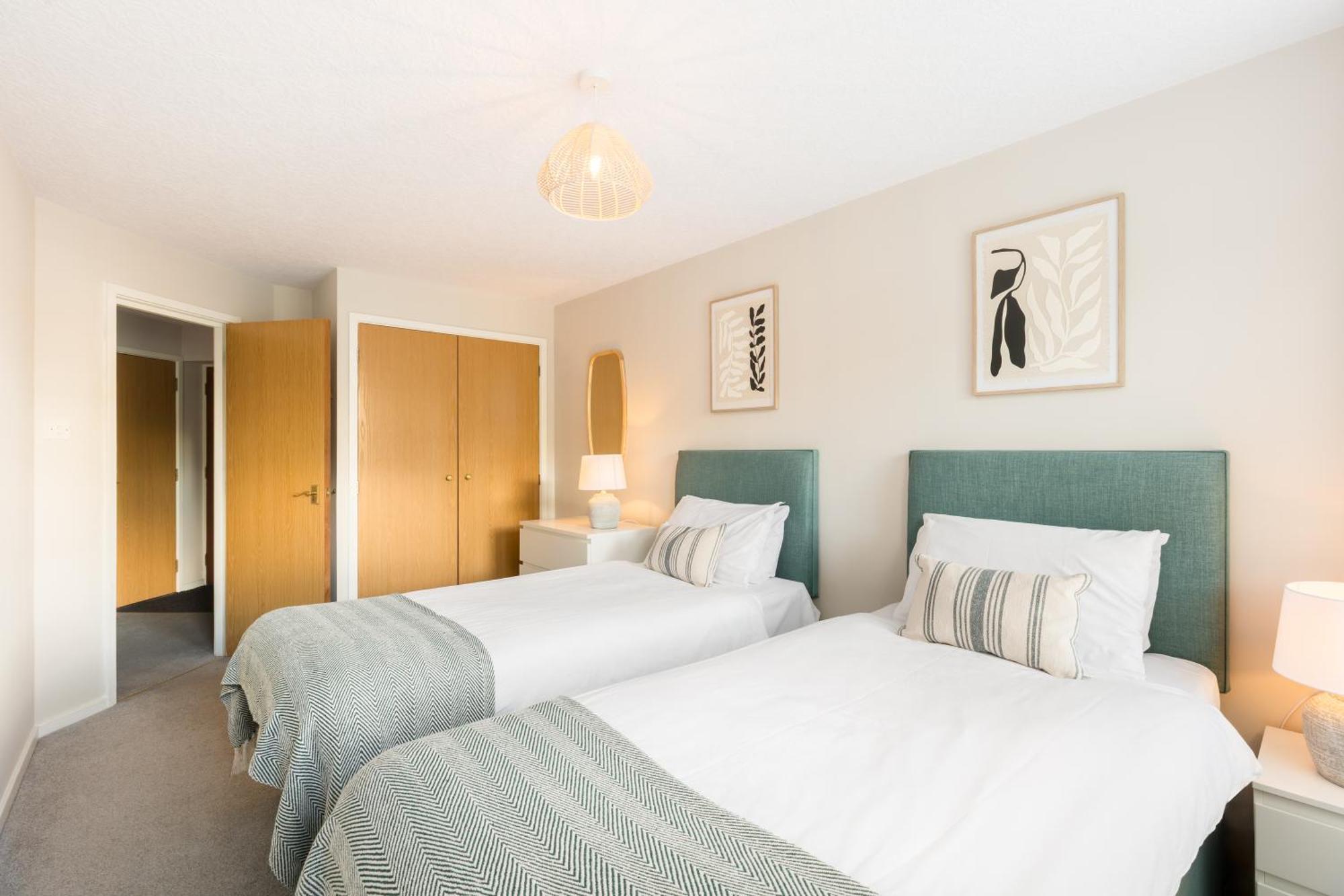 Modern 2-Bedroom Apartments With Free Parking In Leamington Spa Eksteriør billede