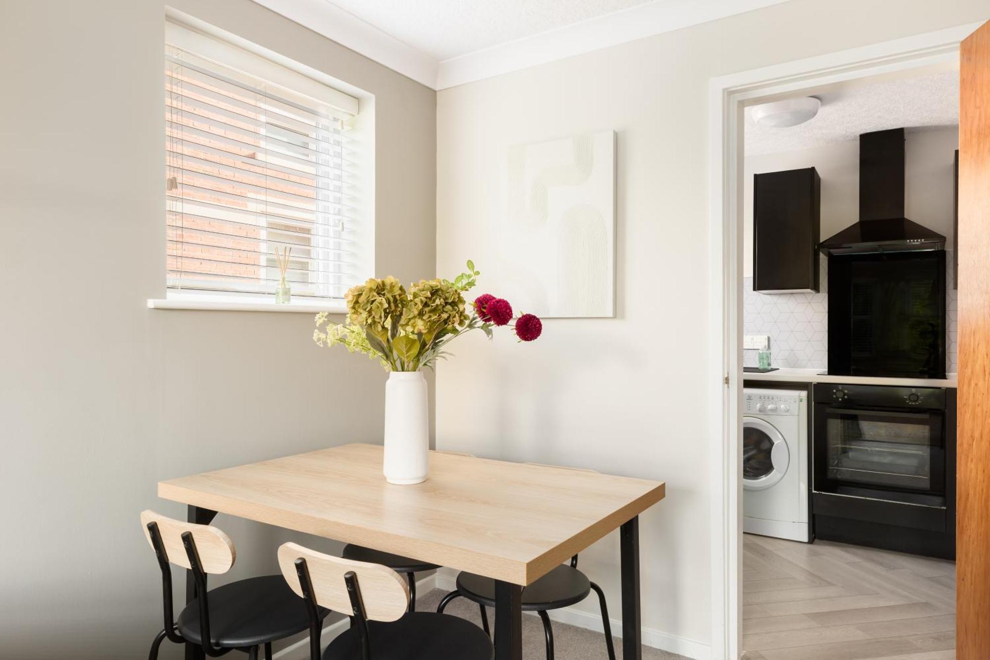 Modern 2-Bedroom Apartments With Free Parking In Leamington Spa Eksteriør billede