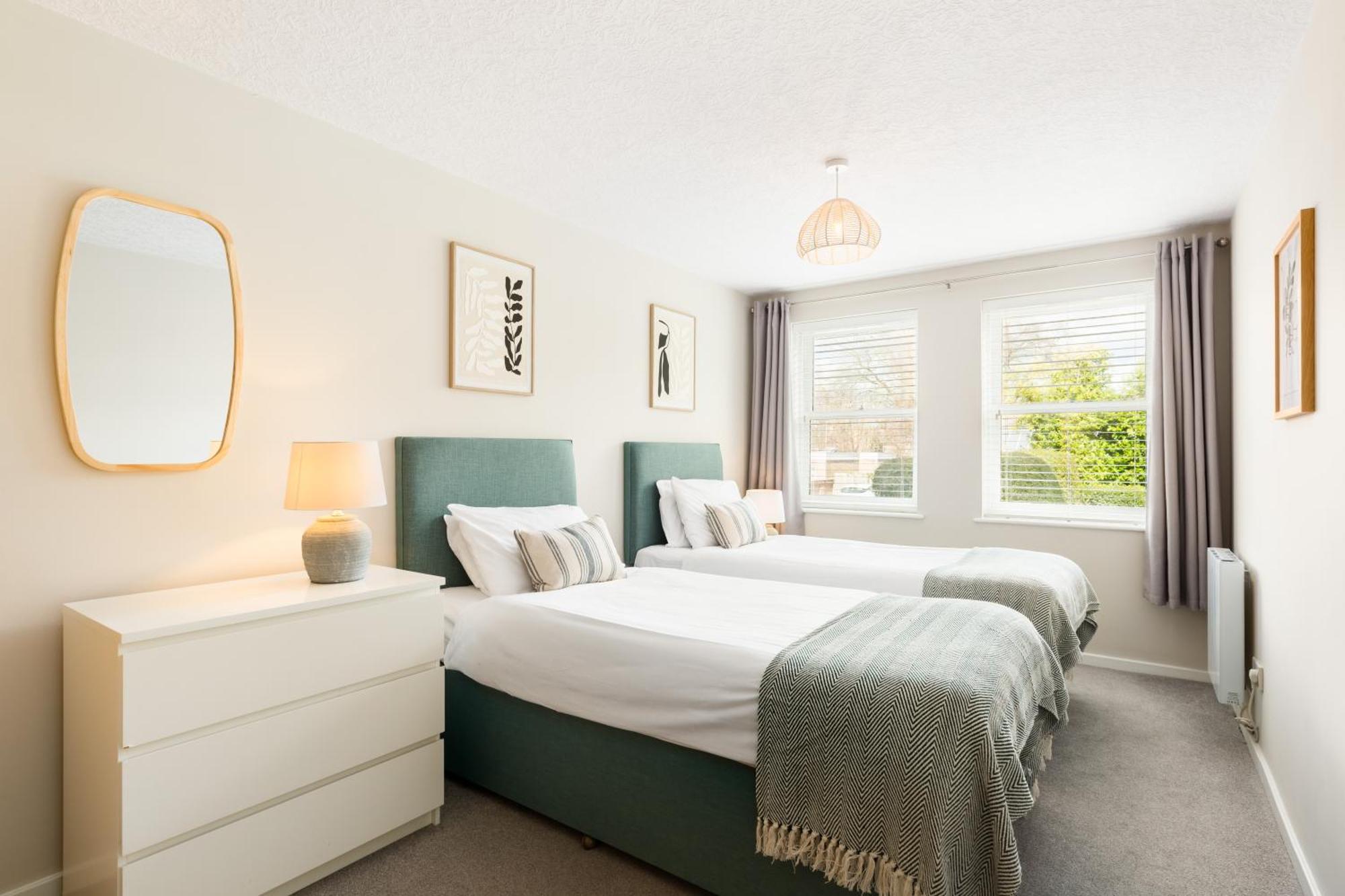 Modern 2-Bedroom Apartments With Free Parking In Leamington Spa Eksteriør billede